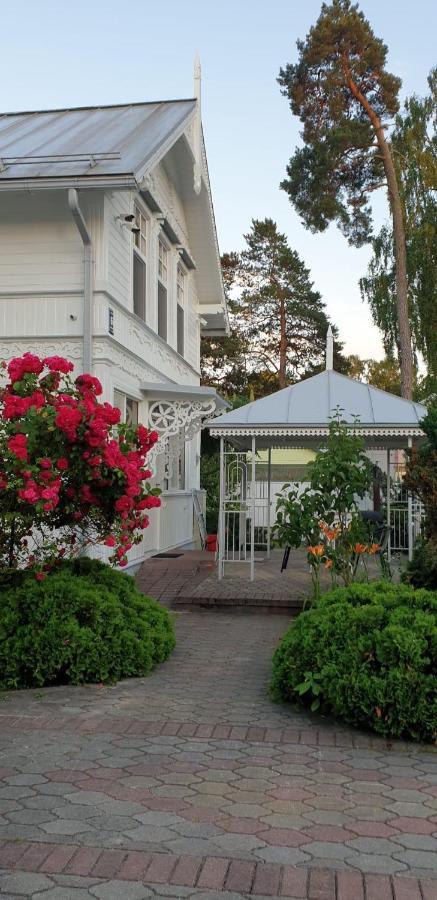 Naiza Guesthouse And Apartments Jurmala Exterior photo