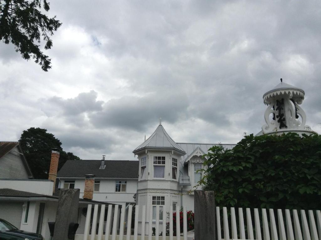 Naiza Guesthouse And Apartments Jurmala Exterior photo