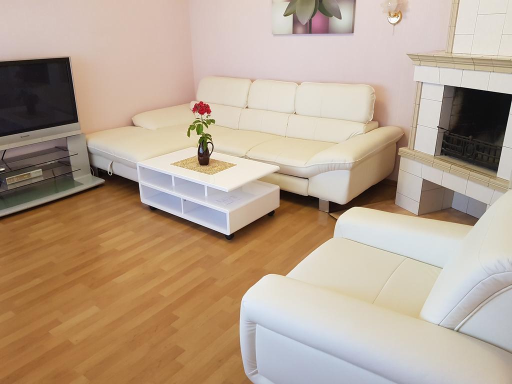 Naiza Guesthouse And Apartments Jurmala Exterior photo