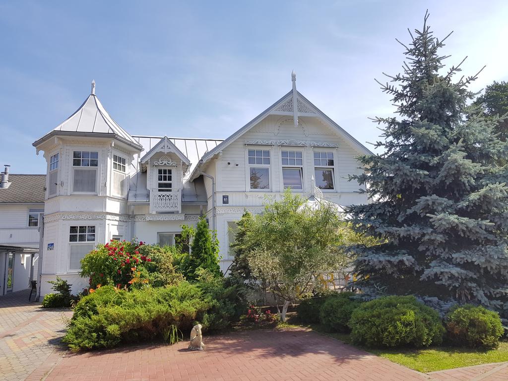 Naiza Guesthouse And Apartments Jurmala Exterior photo