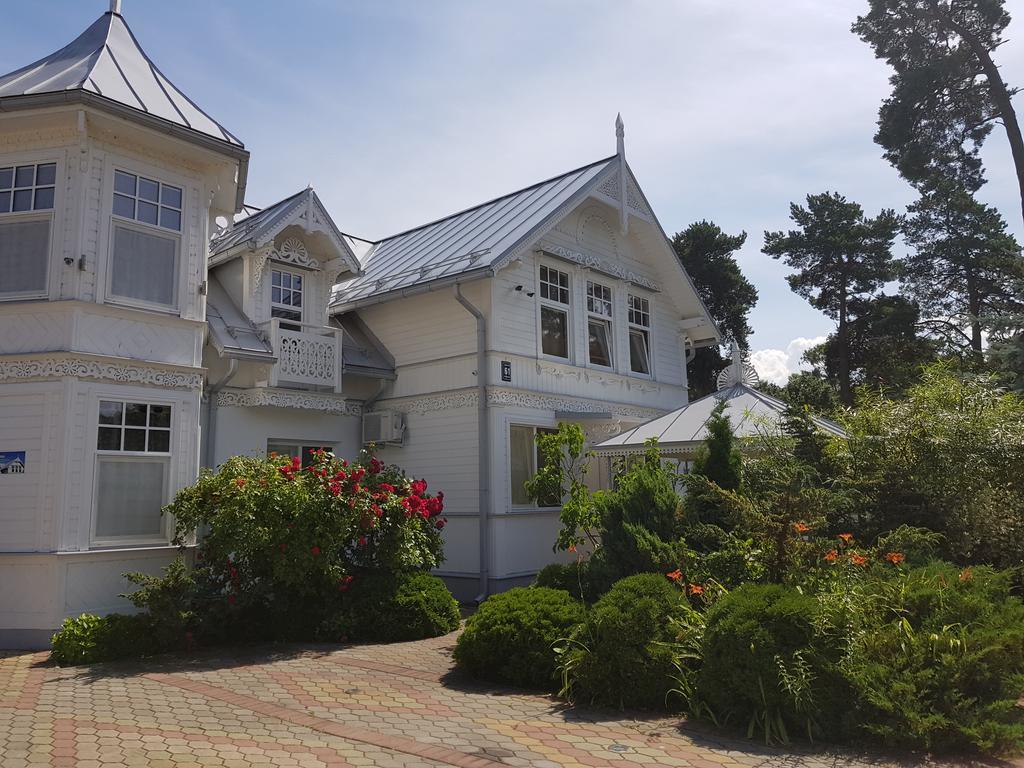Naiza Guesthouse And Apartments Jurmala Exterior photo